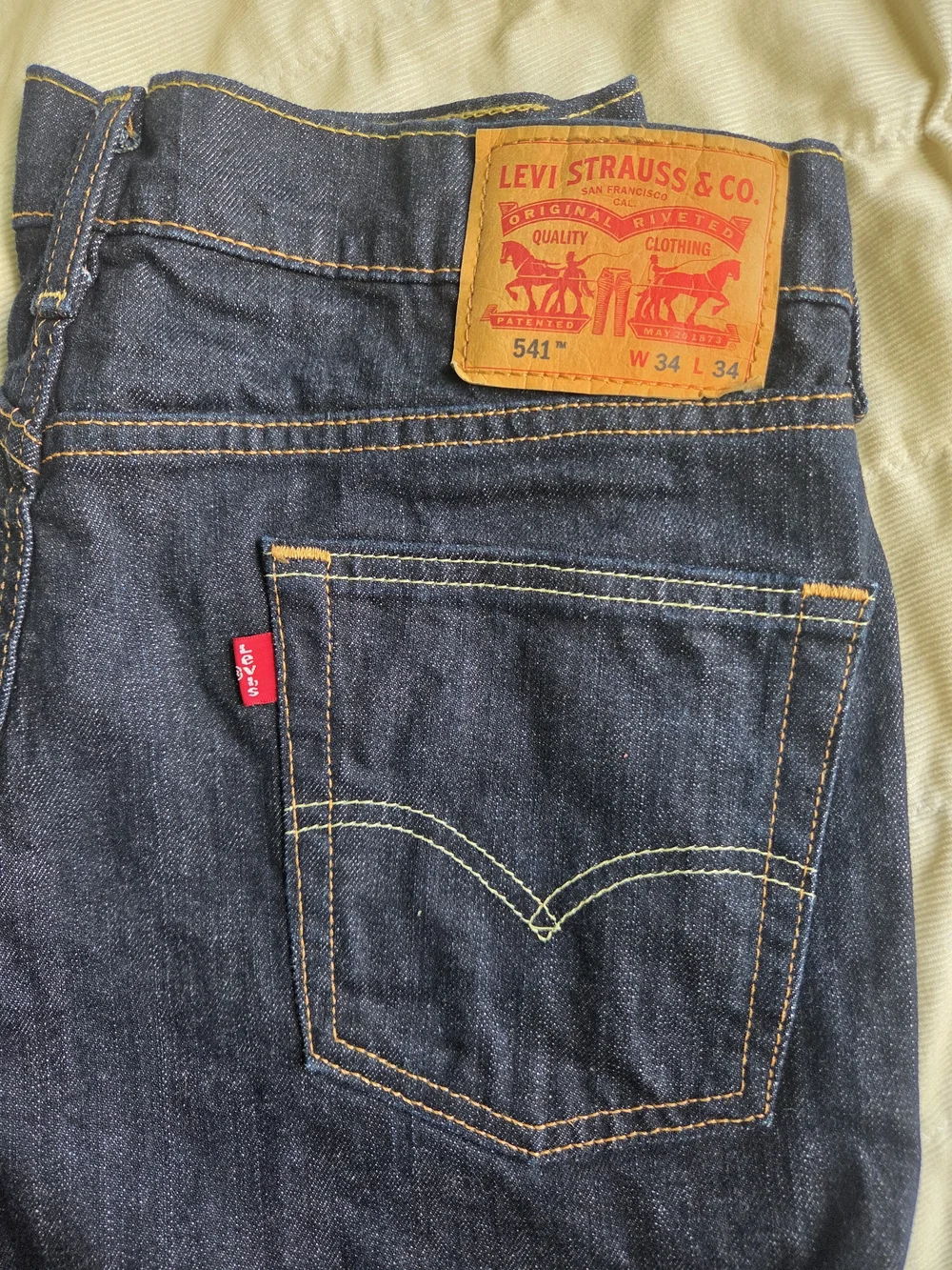 Levis levi men
